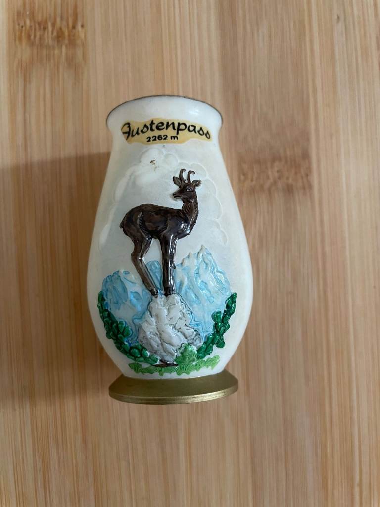 VINTAGE SWISS SUTEN PASS SOUVENIR VASE HAND PAINTED ALPINE CHAMOIS DESIGN 3 inch