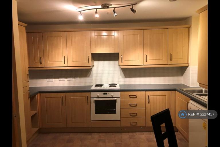 2 bedroom flat in Ashton Old Road, Manchester, M11 (2 bed) (#2227457)