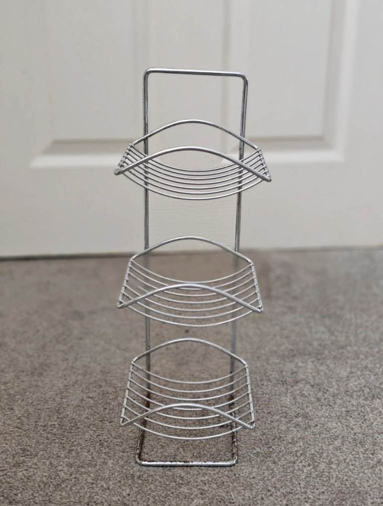 Bathroom/ kitchen metal basket