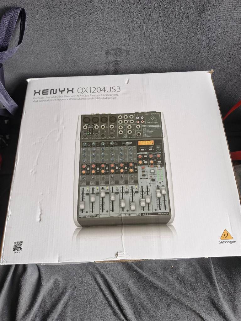 Beringer pro mixing desk, As new