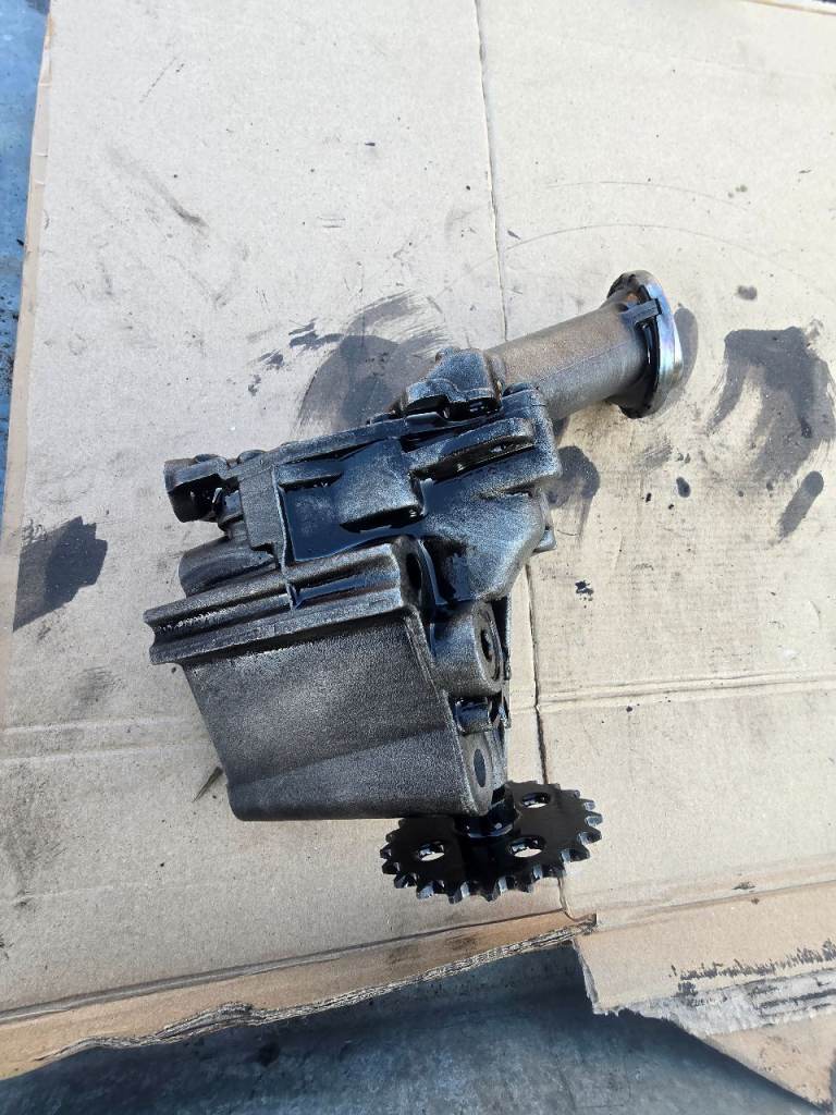 Engine oil pump Renault Nissan Mercedes 1.5L Diesel K9K