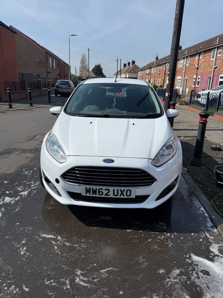 Ford, FIESTA, Hatchback, 2013, Manual, 1241 (cc), 3 doors