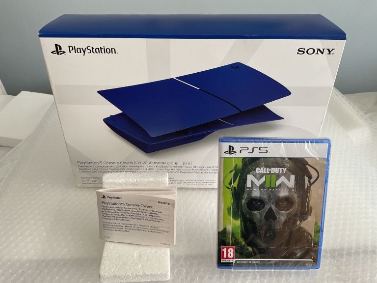 For PS5 Consoles (CFI-2000 model group - slim) with or without a disc drive+Game