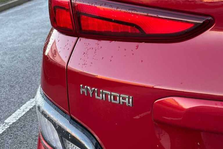2022 Hyundai KONA 64kWh Premium SUV 5dr Electric Auto (10.5kW Charger) (204 ps) SUV Electric Auto...