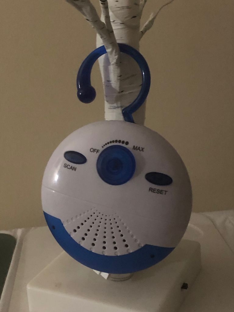 AM / FM Shower Radio ~ New