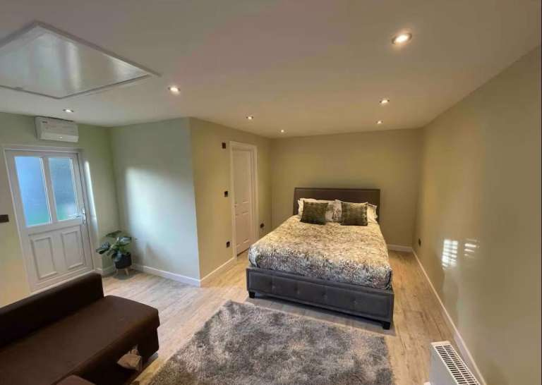 Spacious & Cosy En-suite Room for Rent – OX33 1YW