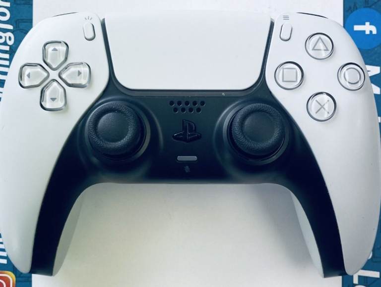 PS5 Wireless White Controller – Like New