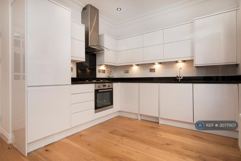2 bedroom flat in Florence Road, London, N4 (2 bed) (#3077007)