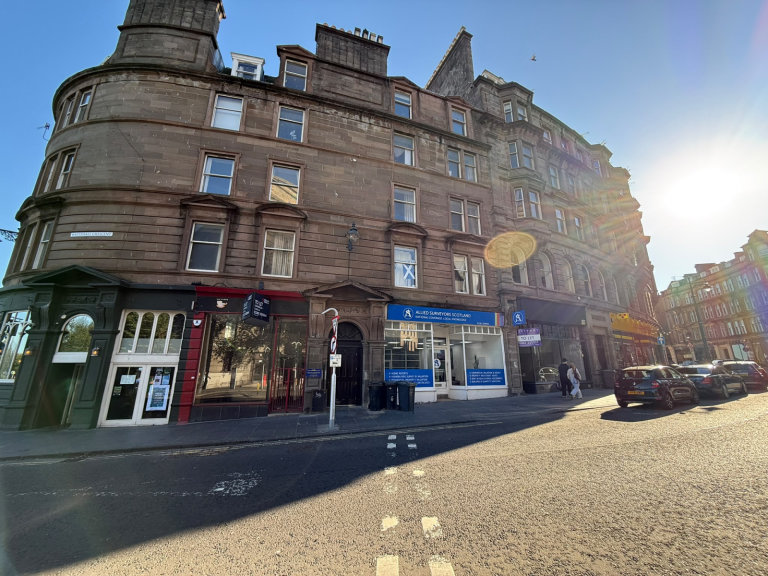 2 bedroom flat in 6 4/1, Whitehall Crescent, Dundee, Angus, DD1 4AU