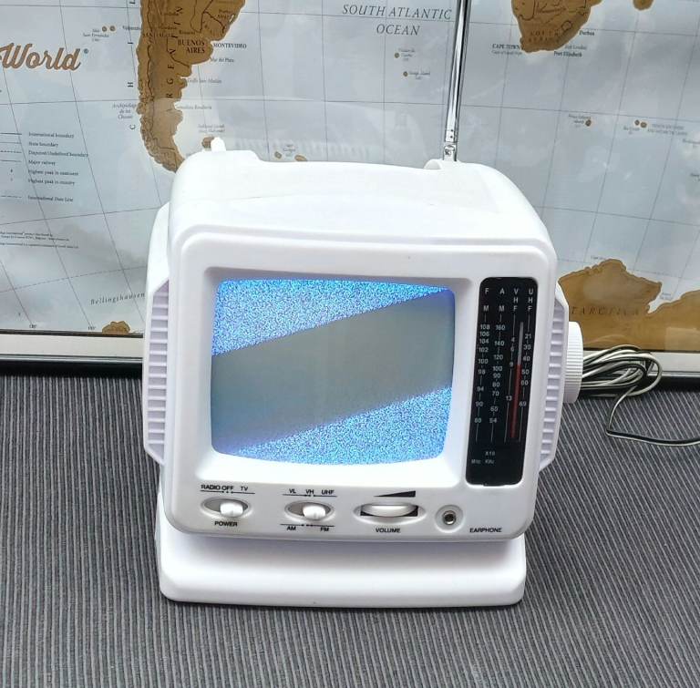 Vintage SPECTRA 52-BWR-W 5" Portable Black & White TV with AM/FM Radio 