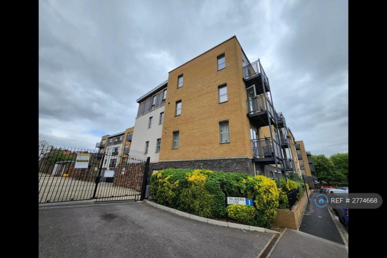 1 bedroom flat in Old Market, Bristol, BS2 (1 bed) (#2774668)