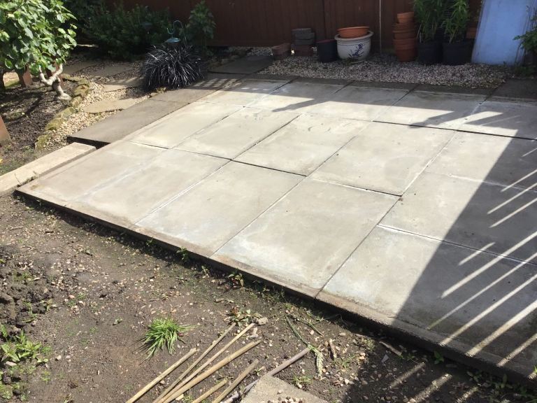 Paving slabs 