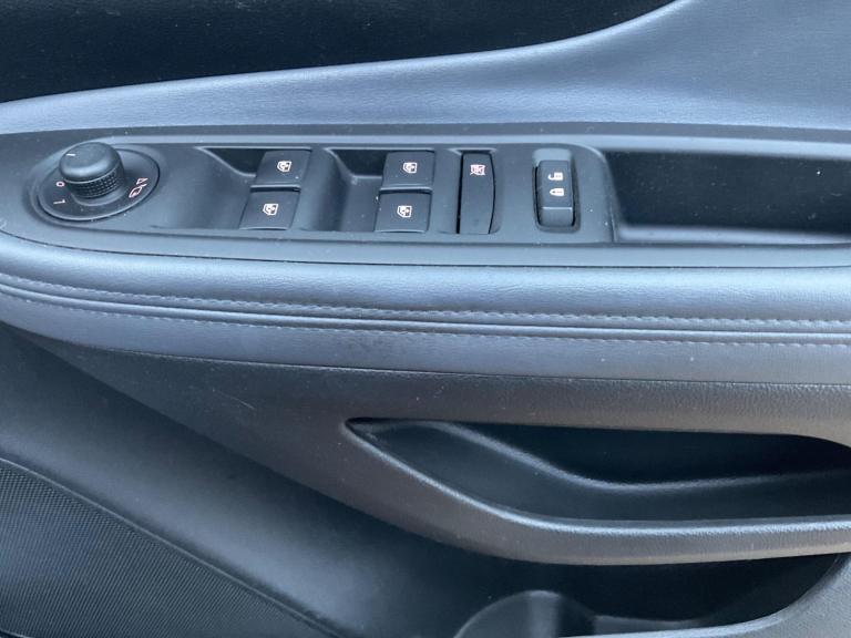 2016 Vauxhall Mokka 1.4T SE 5dr HATCHBACK PETROL Manual