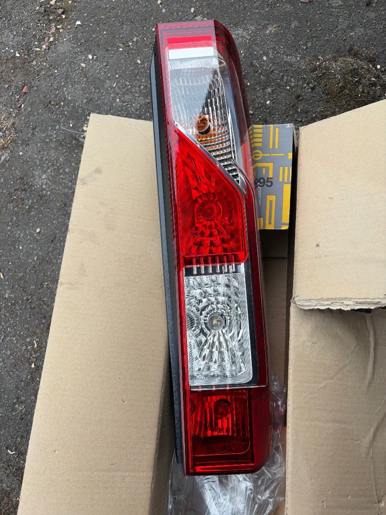 Renault master tail lamp
