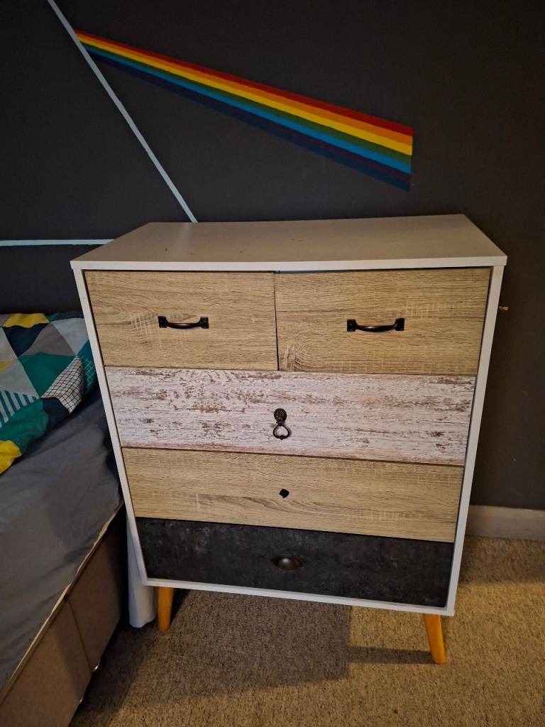 image for Chest of drawers 