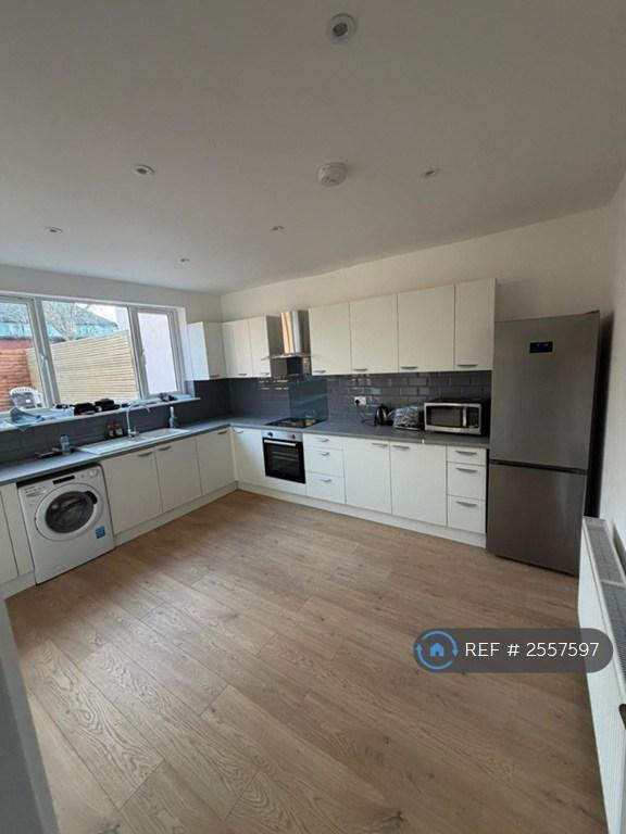 1 bedroom in North Circular Road, London, NW10 (#2557597)