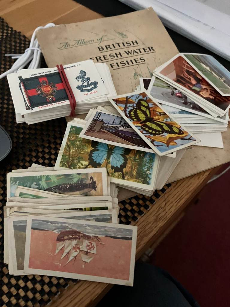 200+    VINTAGE CIGARETTE CARDS JOB LOT RING FOR DETAILS