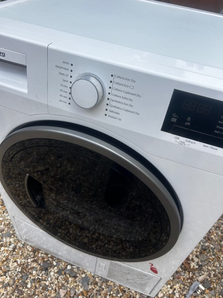Blomberg LTK28021W Tumble Dryer 