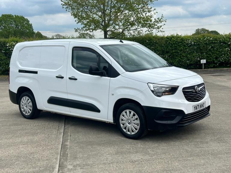 2022 22 Vauxhall Comb0 1.5 Diesel Dynamic LWB L2 , Only 28,000 miles + VAT 