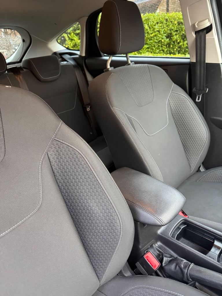 Ford, FOCUS, Hatchback, 2016, Manual, 999 (cc), 5 doors