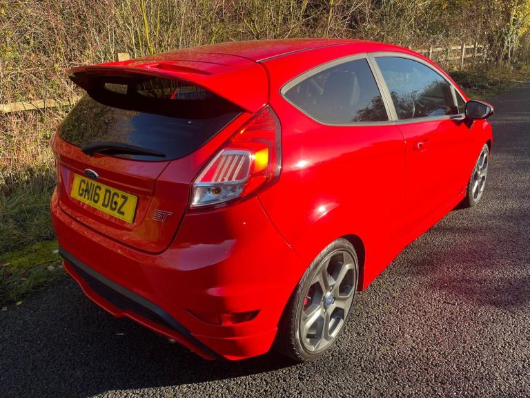 2016 Ford Fiesta 1.6T EcoBoost ST-2 Euro 6 3dr HATCHBACK Petrol Manual