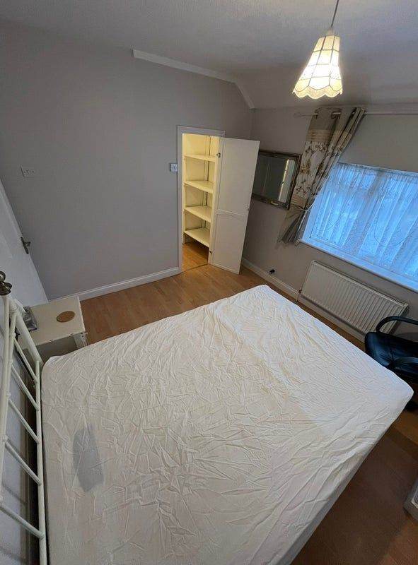 Double room for single person to rent