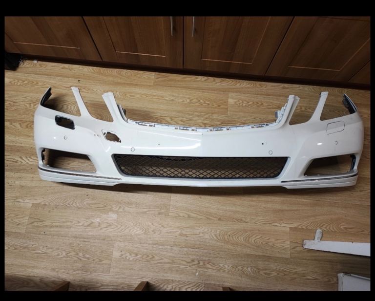Mercedes bumper w212 