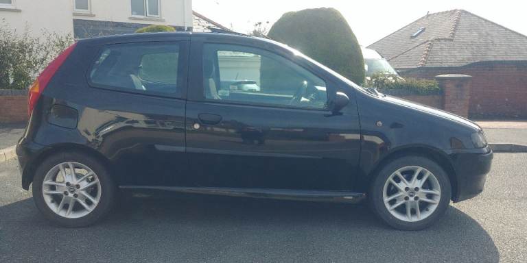 Fiat Punto Sporting 1. 2 16v 6-speed manual 2002