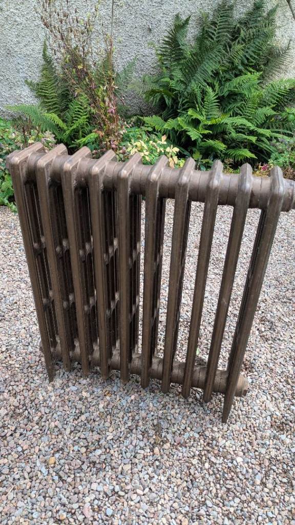 Cast iron central heating radiator 