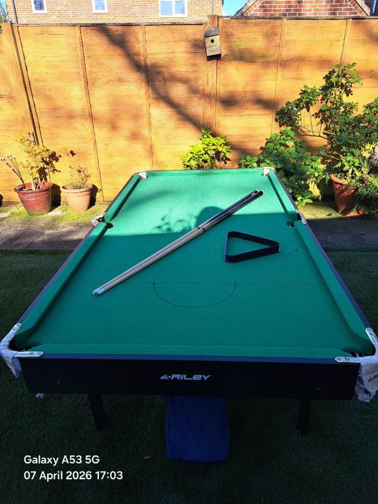 Rileys pool and snooker table 