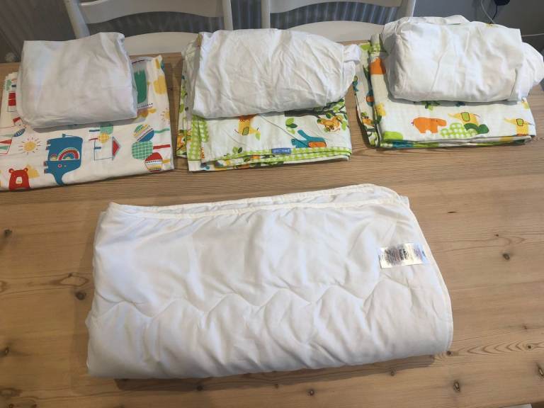  The Gro Company Cot-Bed Bedding Set – Duvet & 3 duvet sets