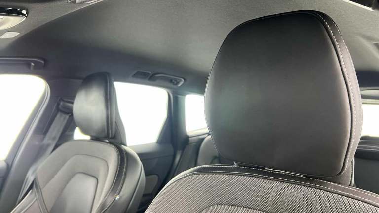 2022 Volvo XC60 Plus, B5 AWD mild hybrid, Petrol, Dark ESTATE Petrol/Electric Hybrid Automatic