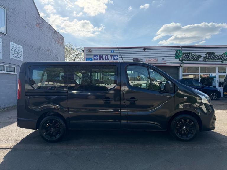 Renault Trafic 1.6 dCi 27 Business 9 Seat SWB Minibus  DIESEL MANUAL 2015/15