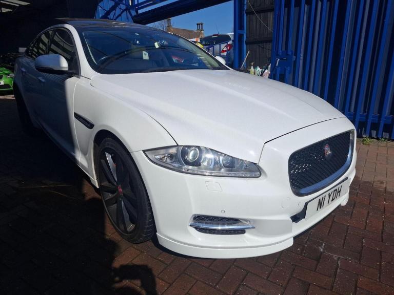 JAGUAR XJ 3.0d V6 Portfolio Auto Euro 5 (s/s) 4dr 2015