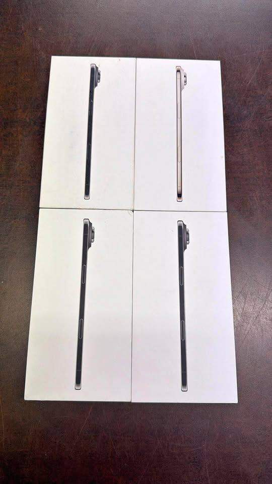 iPhone air 256gb Unlocked Brand New with Apple care