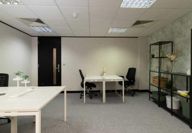 *Mayfair* Furnished Private Offices: 6 to 265 desks | Serviced Office to Rent in W1