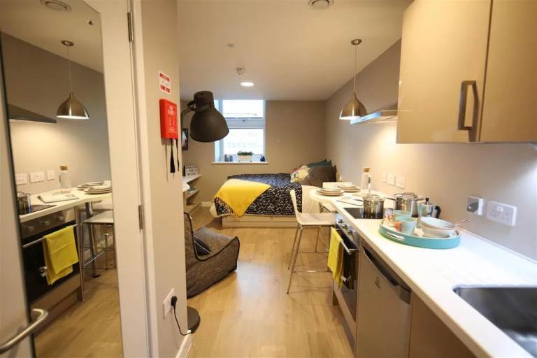 Central Newcastle Flat NE1 (All Bills Included)