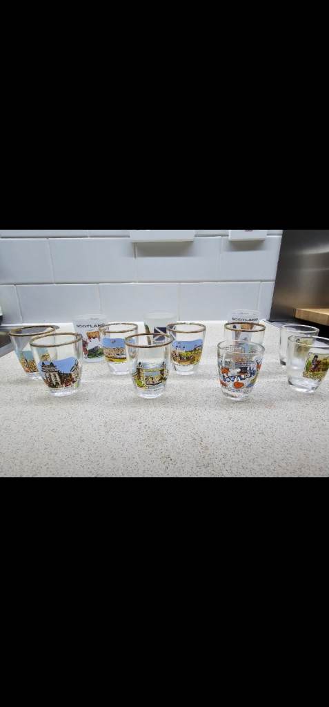 12x vintage London and Scotland themed shot glasses