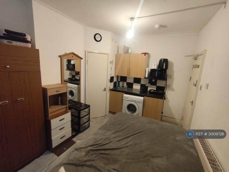 1 bedroom in Wesley St, Wakefield, WF1 (#3009726)