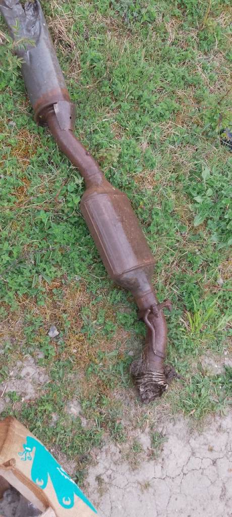 Main dealer land rover catalytic converter