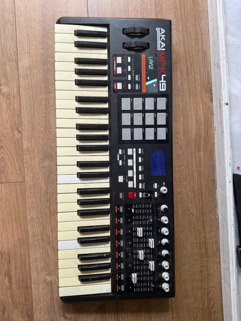 Akai Professional MPK49 USB/MIDI Keyboard Controller