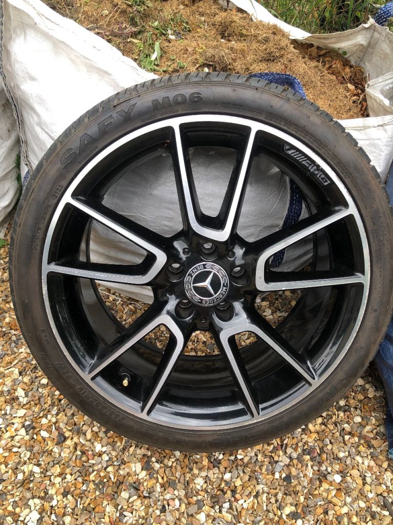 Mercedez amg 19 inc wheel and tyre