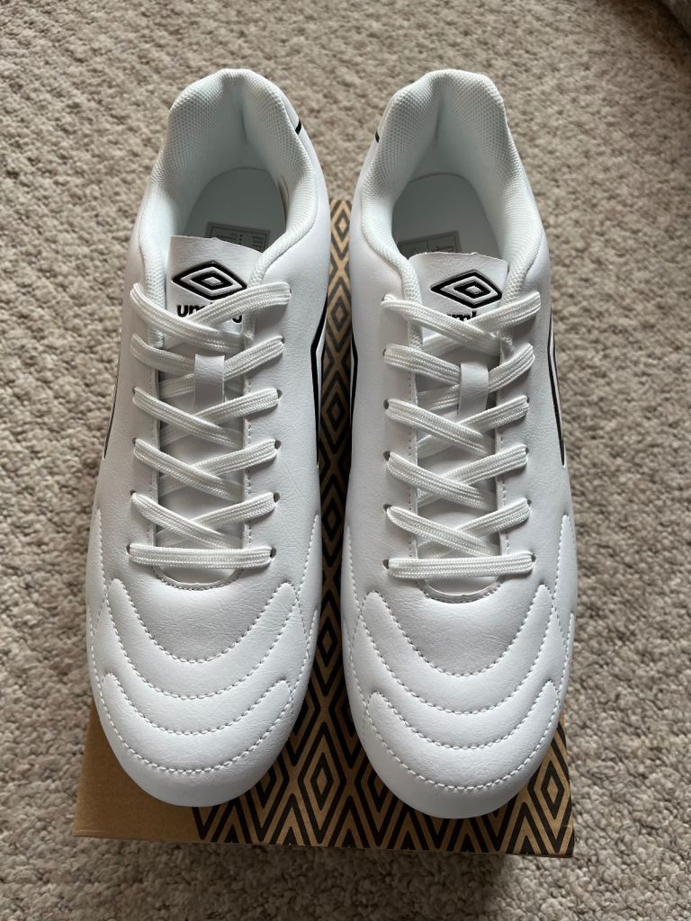 Umbro Attaccante FG football boots, size 9 Brand new in box