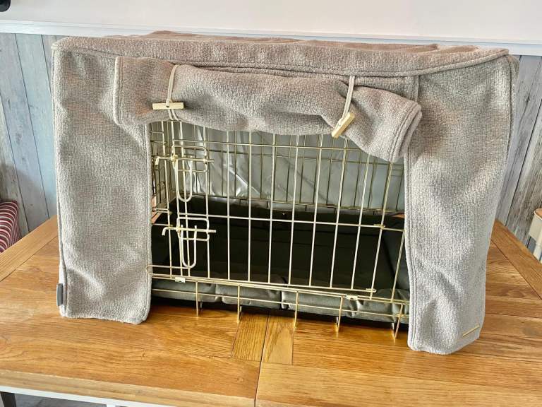 Heavy Duty Deluxe Dog Crate with mattress and bed