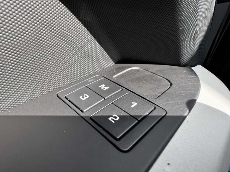 2023 Land Rover Defender 3.0 D250 Hard Top SE Auto PANEL VAN DIESEL Automatic