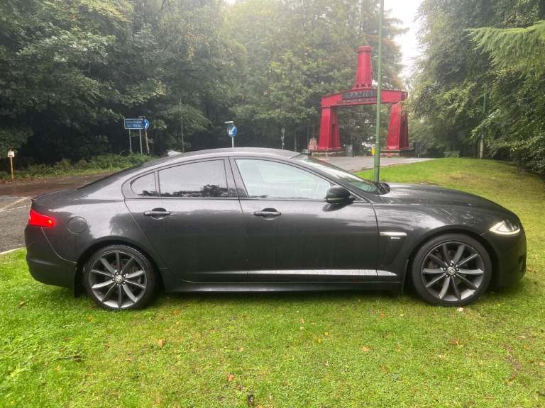 JAGUAR XF 2.2 d R-Sport Black Auto Diesel 2015