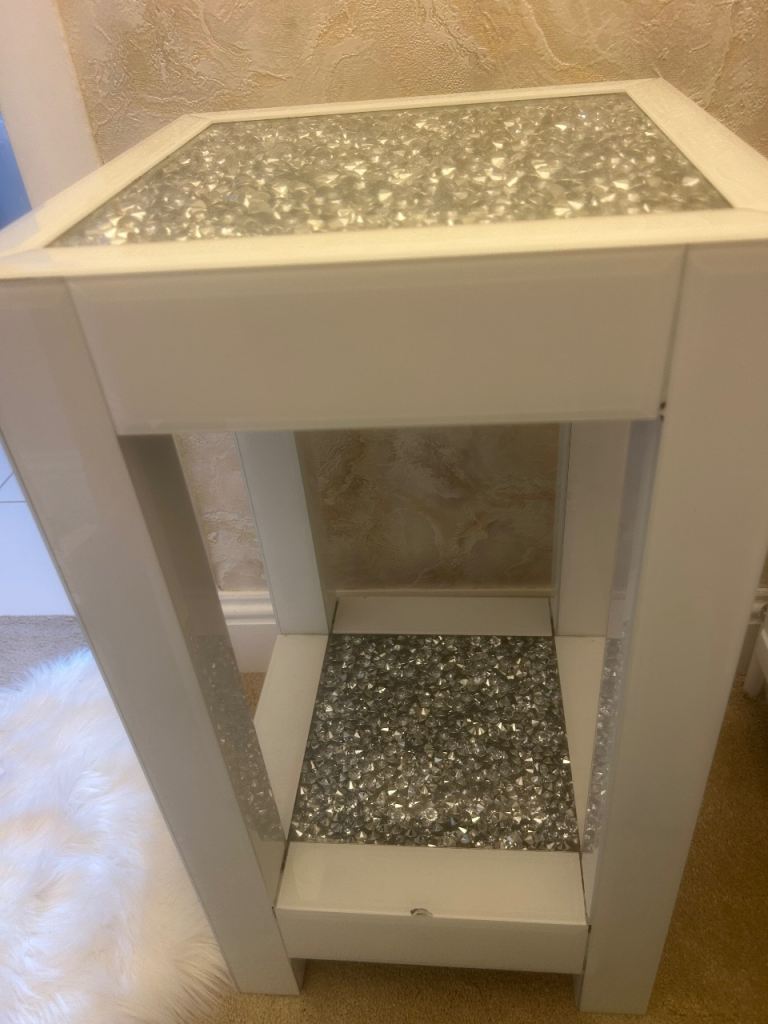 2 White Mirrored Crushed Diamond Side Table – Good Condition