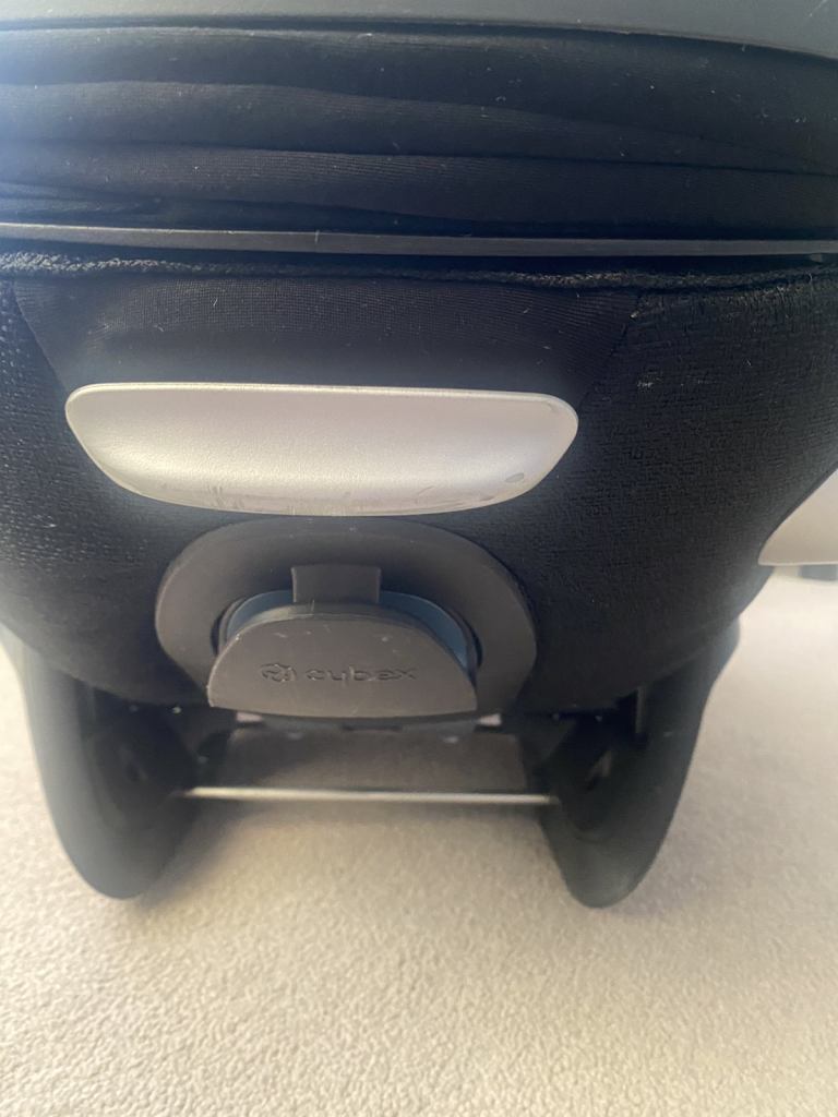 Cybex car seat WITH ISOFIX base 