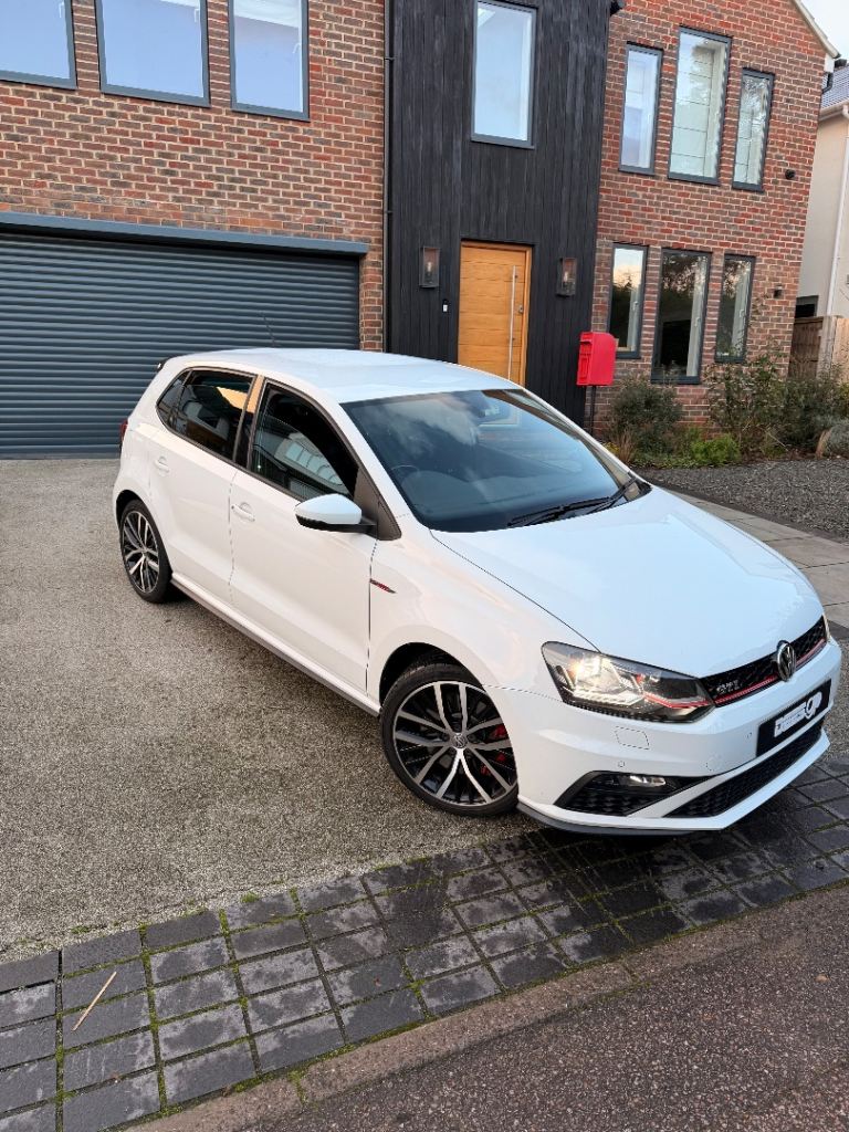 Volkswagen, POLO, Hatchback, 2017, Semi-Auto, 1798 (cc), 5 doors