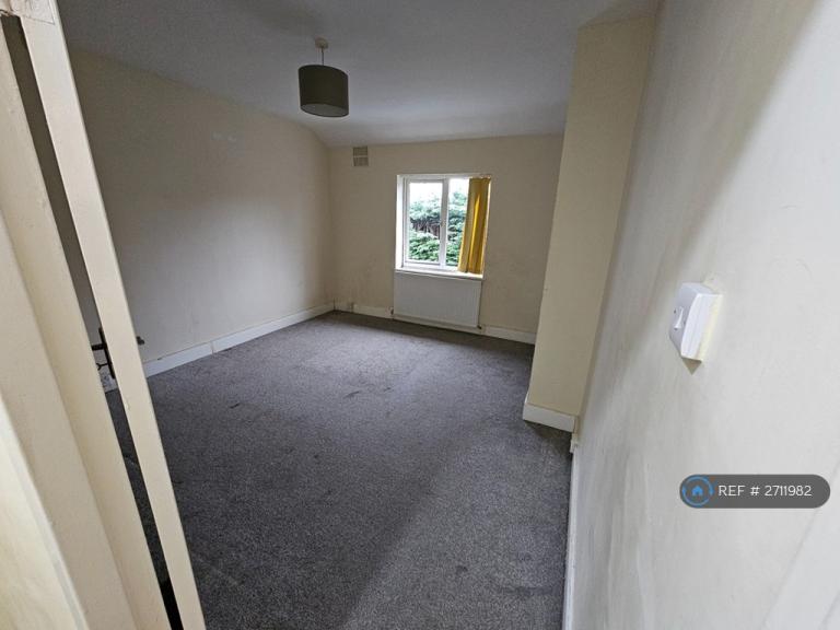 2 bedroom house in Bedwell Crescent, Stevenage, SG1 (2 bed) (#2711982)